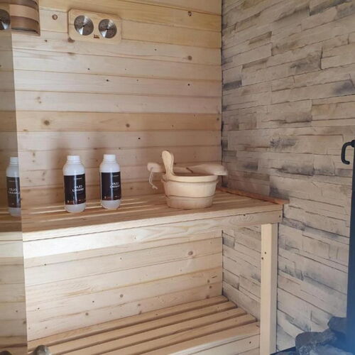 sauna opalana drzewem