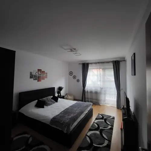 camera neagra