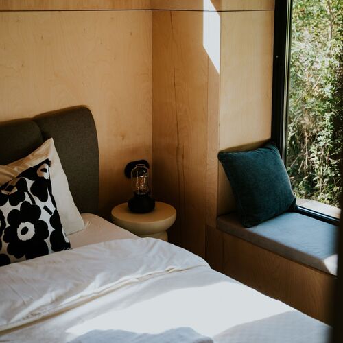 hálószoba ablakbeülővel