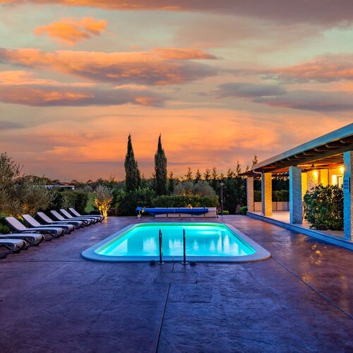 Villa Almond Nin  2
