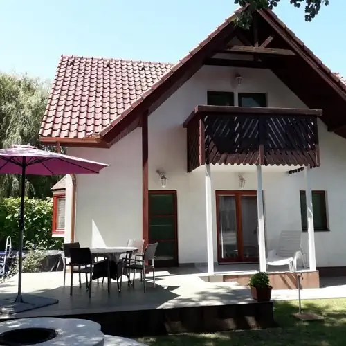 Beatrix Üdülőház Balatonberény 002 kép