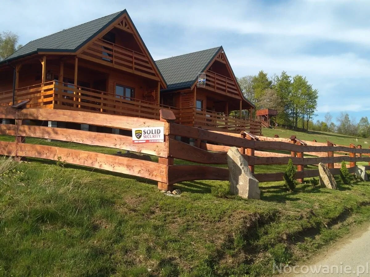 Domki Pod Biegunem, Wioska Smerfów oraz Wzgórze Gargamela Żywiec