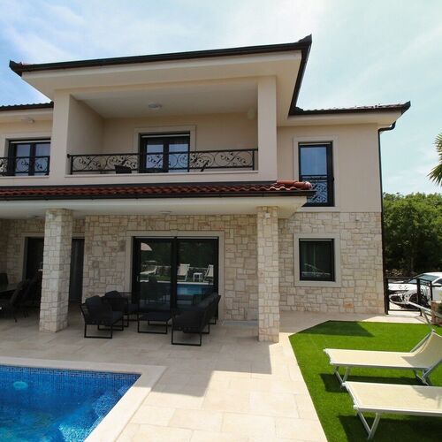 Comfortable 12 Person Villa in Malinska ★★★★★ 3