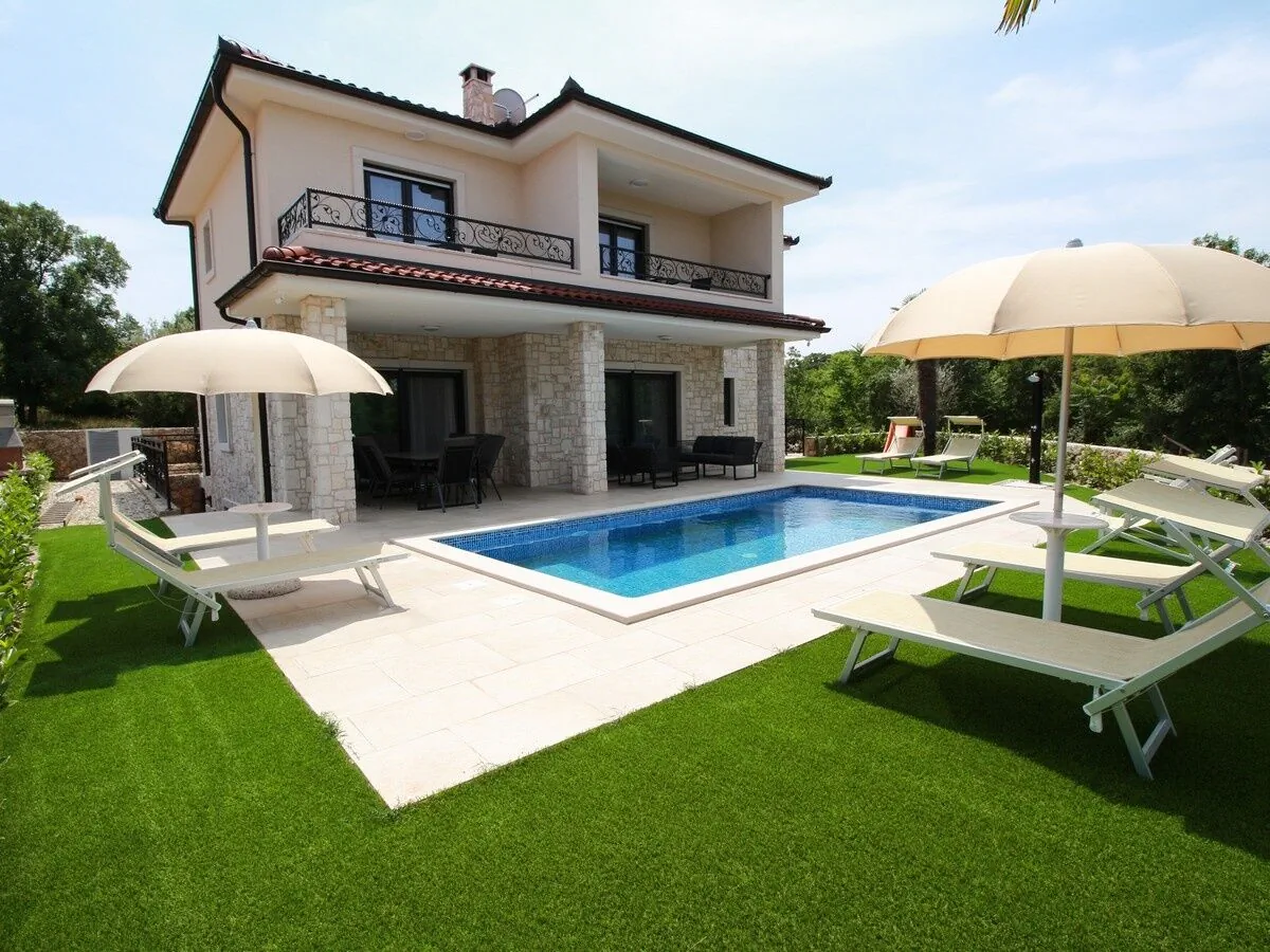 Comfortable 12 Person Villa in Malinska