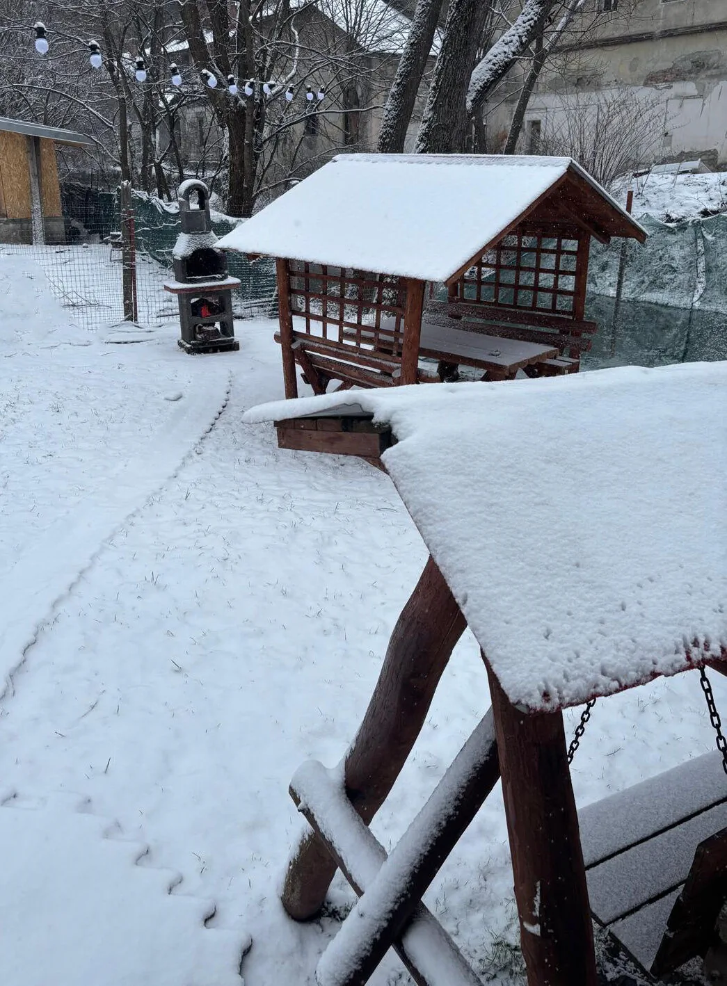 Curte - Gratar - Foisor 