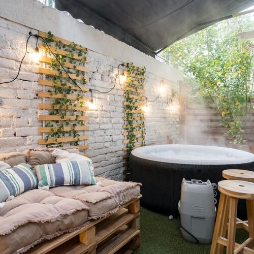 Downtown | Urban Spot Jacuzzi&Cinema București