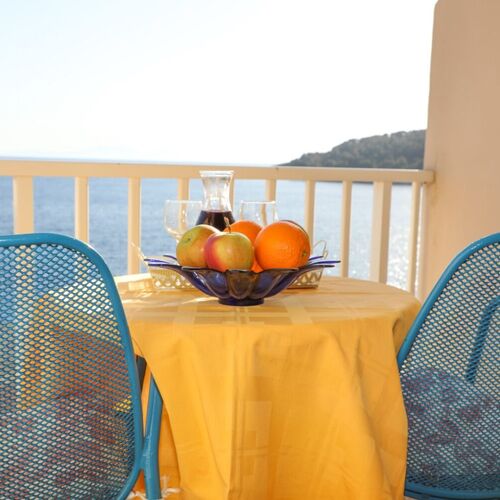 Apartment and Rooms Marlene Milna