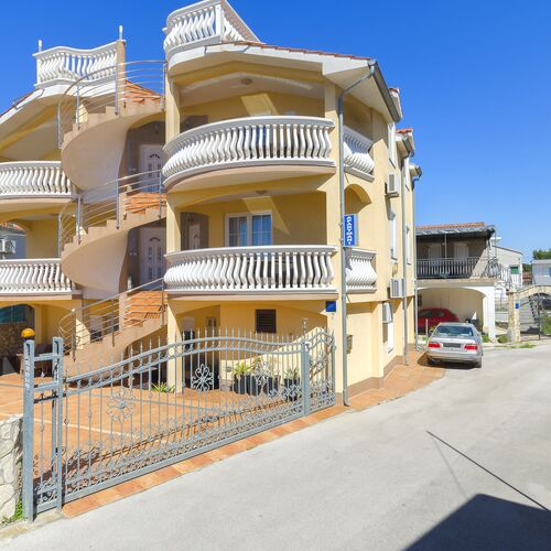 Apartments Ani Vodice