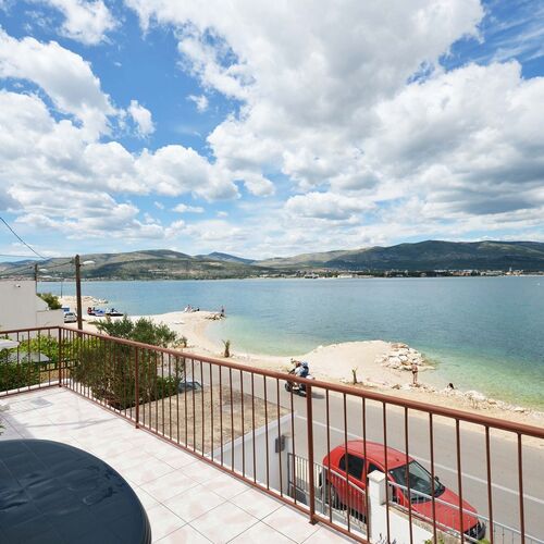 Apartment Andja Arbanija