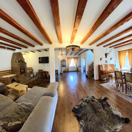 Living cu zona de servirea mesei