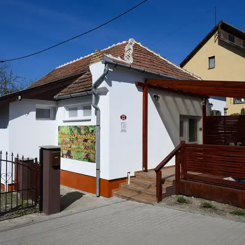 Kövirózsa Pihenőház Demjén 003 kép