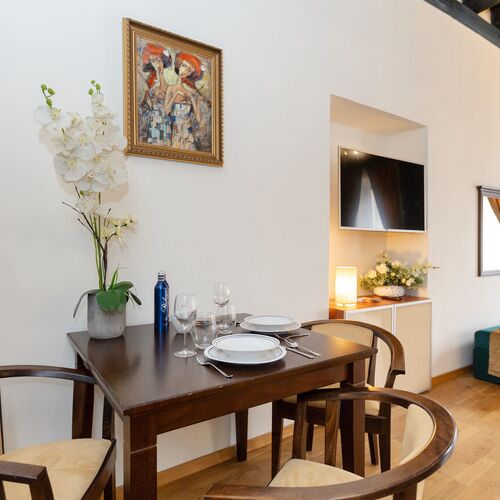 Apartament dwuosobowy z  aneksem kuchennym, jadalnią i łazienką