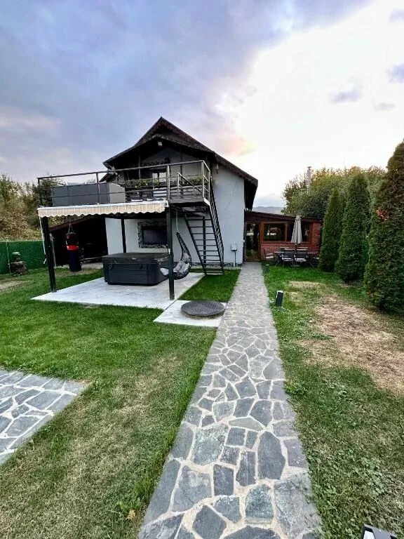 Casa Fred Dăești