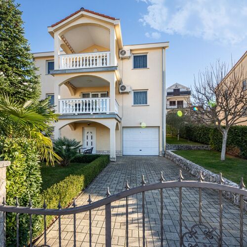 Apartmani Ocean Njivice ★★★ 2