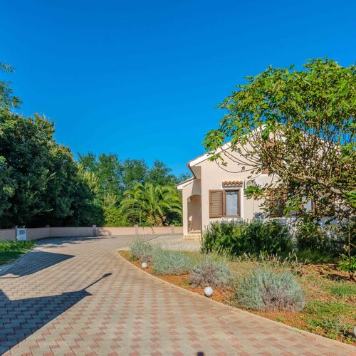 Holiday Home Suric Privlaka ★★ 2