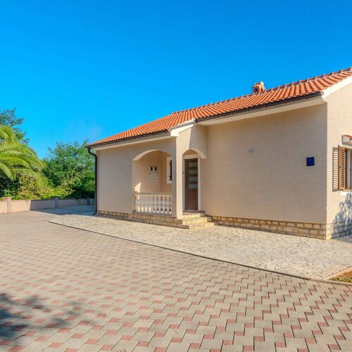 Holiday Home Suric Privlaka ★★ 4
