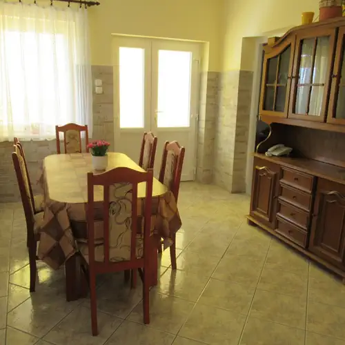 Gitta Apartman Lesenceistvánd 002 kép