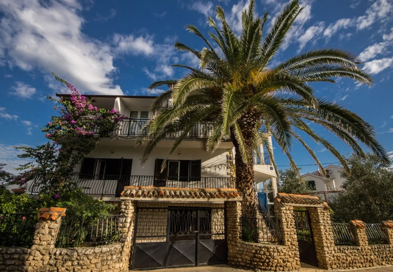 Apartments Daju Zdrelac