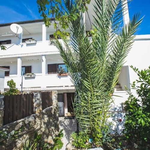 Apartments Jug Lopar  3