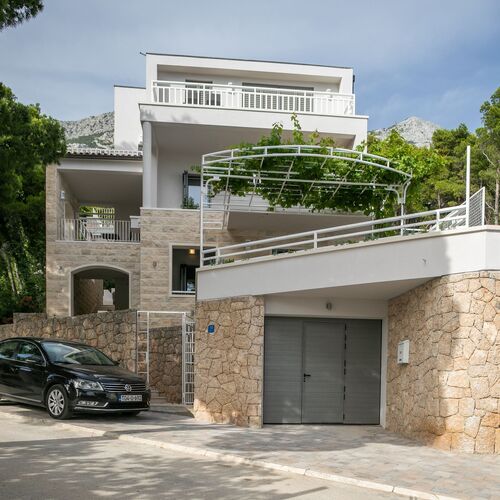 Apartments Villa Mt Brela  3