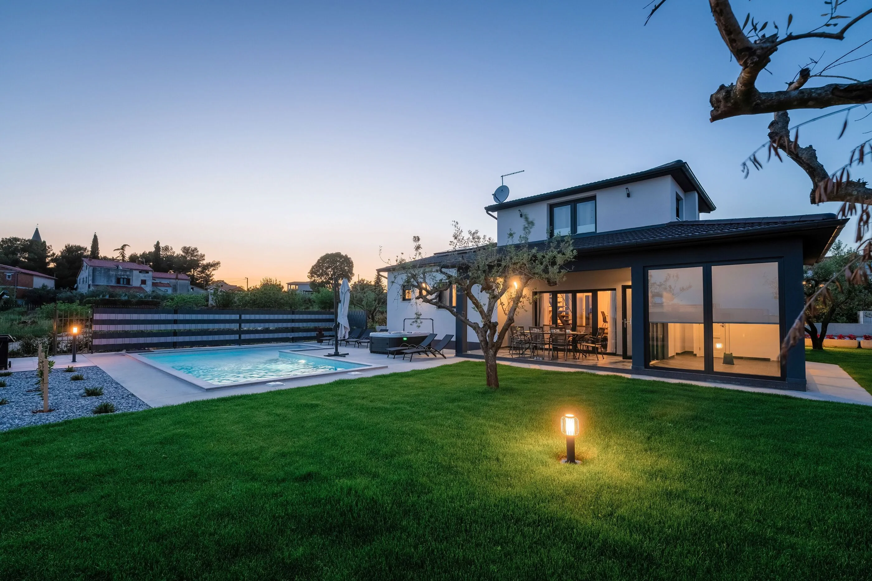 Villa Jasminka s bazenom i whirlpool-om Kastelir