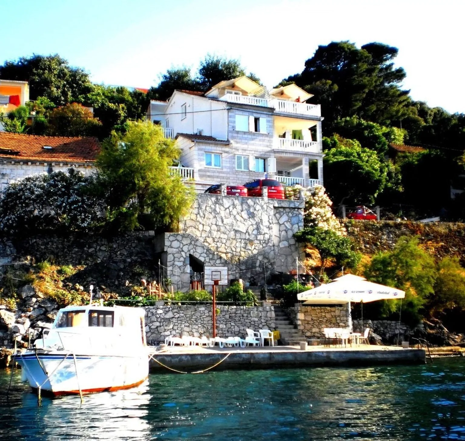 Apartments Ivo Račišće