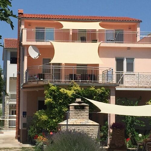 Apartments Đurđa Pirovac