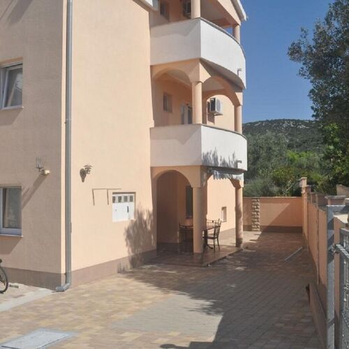 Apartments Antonija Vinisce  4
