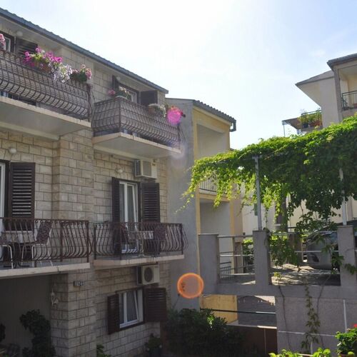 Apartments and Rooms Ljuba Makarska  2