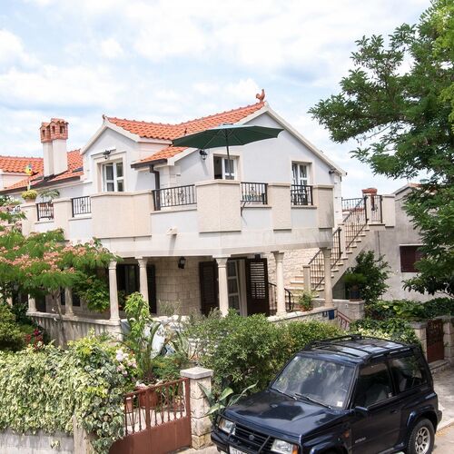 Apartment Damir Postira