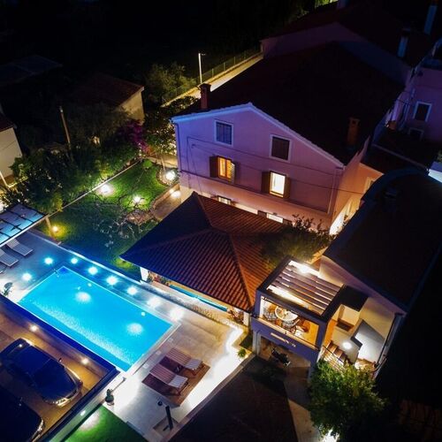Apartments Sora Preko  2