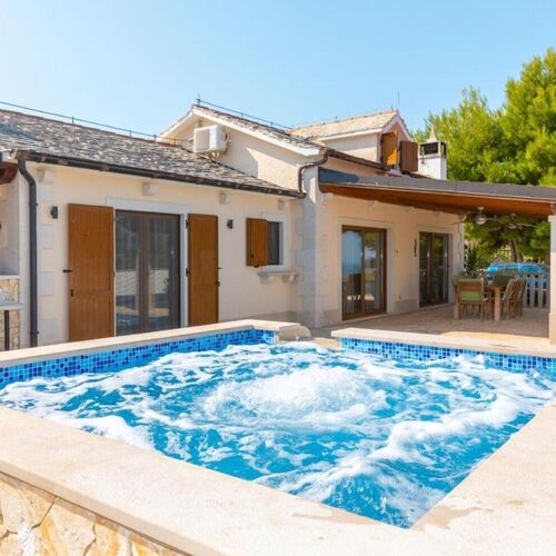 House Kristiana Supetar