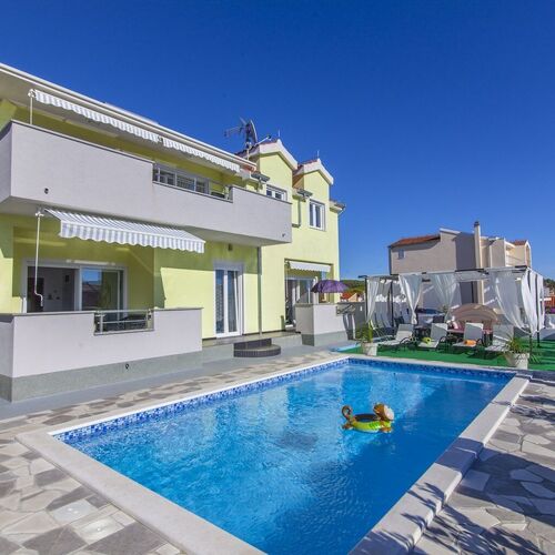 House JP Brodarica