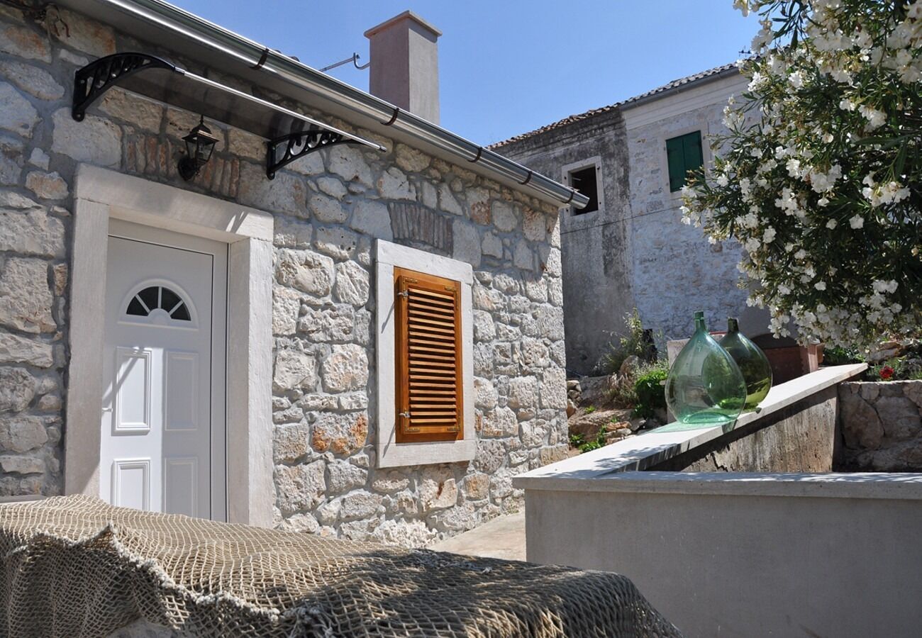 Apartments Oasis Veli Rat