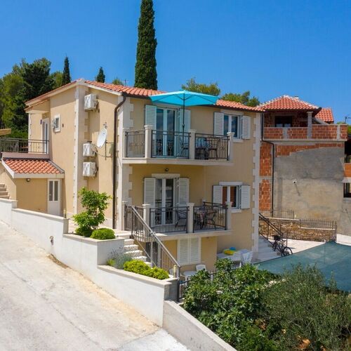 Apartments Dalis Milna  3