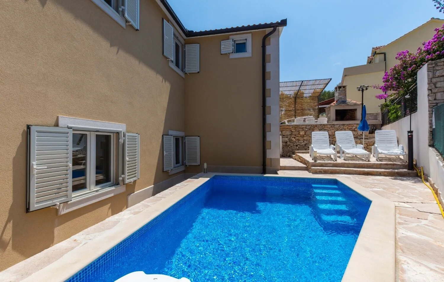 Apartments Dalis Milna