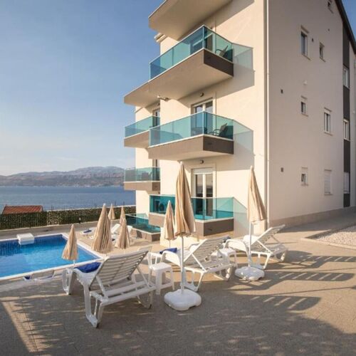 Apartments Ivan Postira