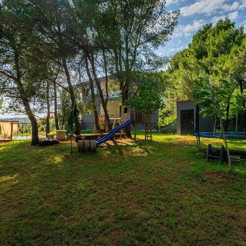 Villa Black and White Pula  2