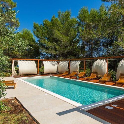 Villa Black and White Pula  3