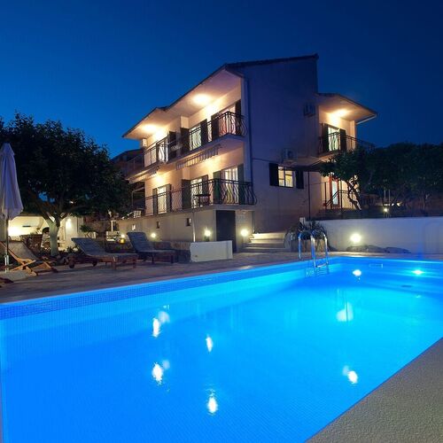 House Mrčela 200m from beach Okrug Gornji