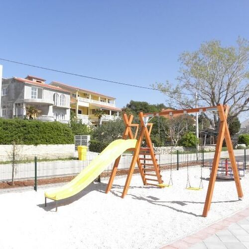 Apartments Mladen Vrsi  3