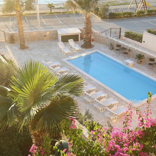 Apartments Mladen Vrsi