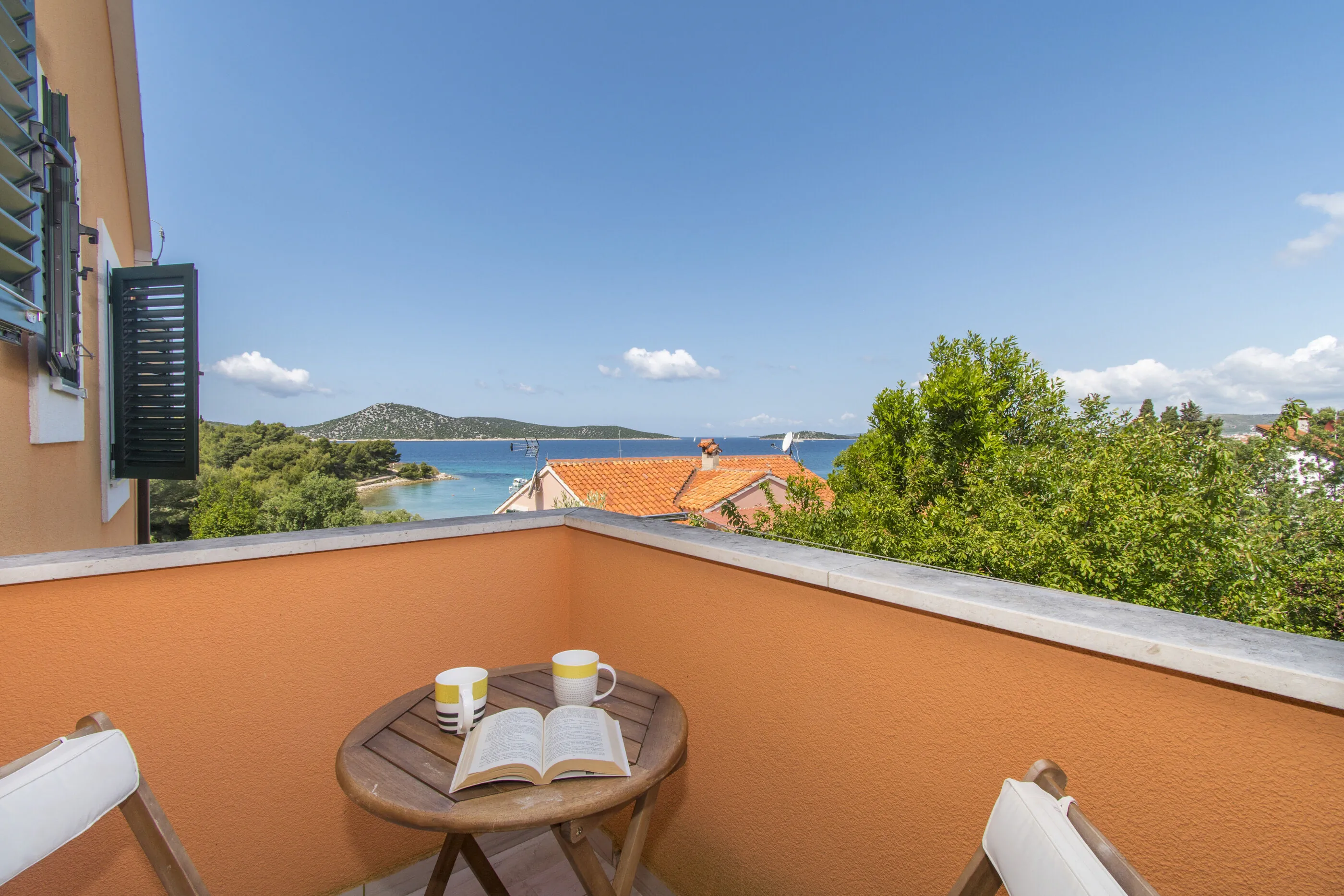 Apartments Delfin Prvic Sepurine