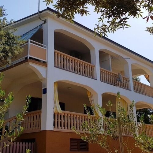 Apartments Mare Family only Mandre