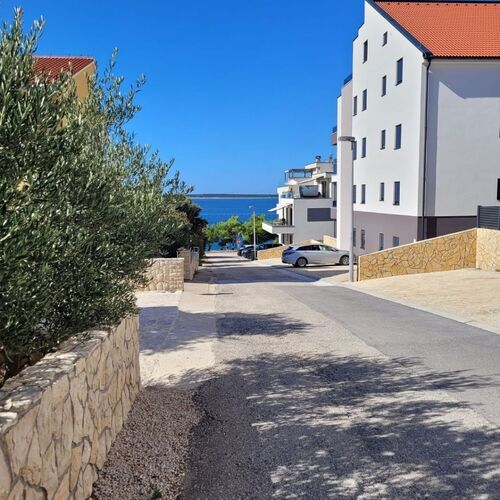 Apartments Mare Family only Mandre