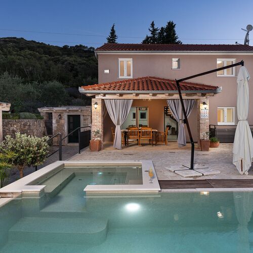 Villa Island Gem Sutomiscica