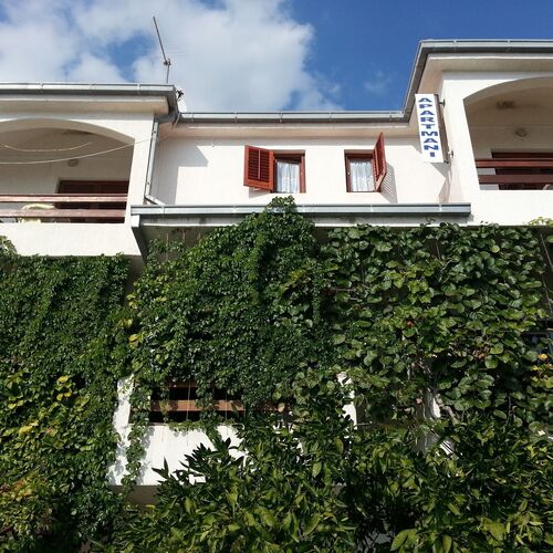 Apartments Neva Sumpetar