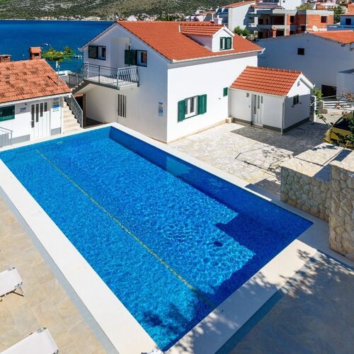 Apartments Modri Dragulj Razanj II