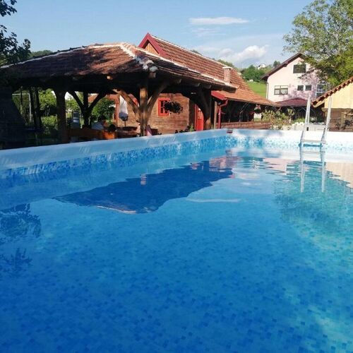 Apartmanok és Szobák Medencével Krapina Zagorje - 20524