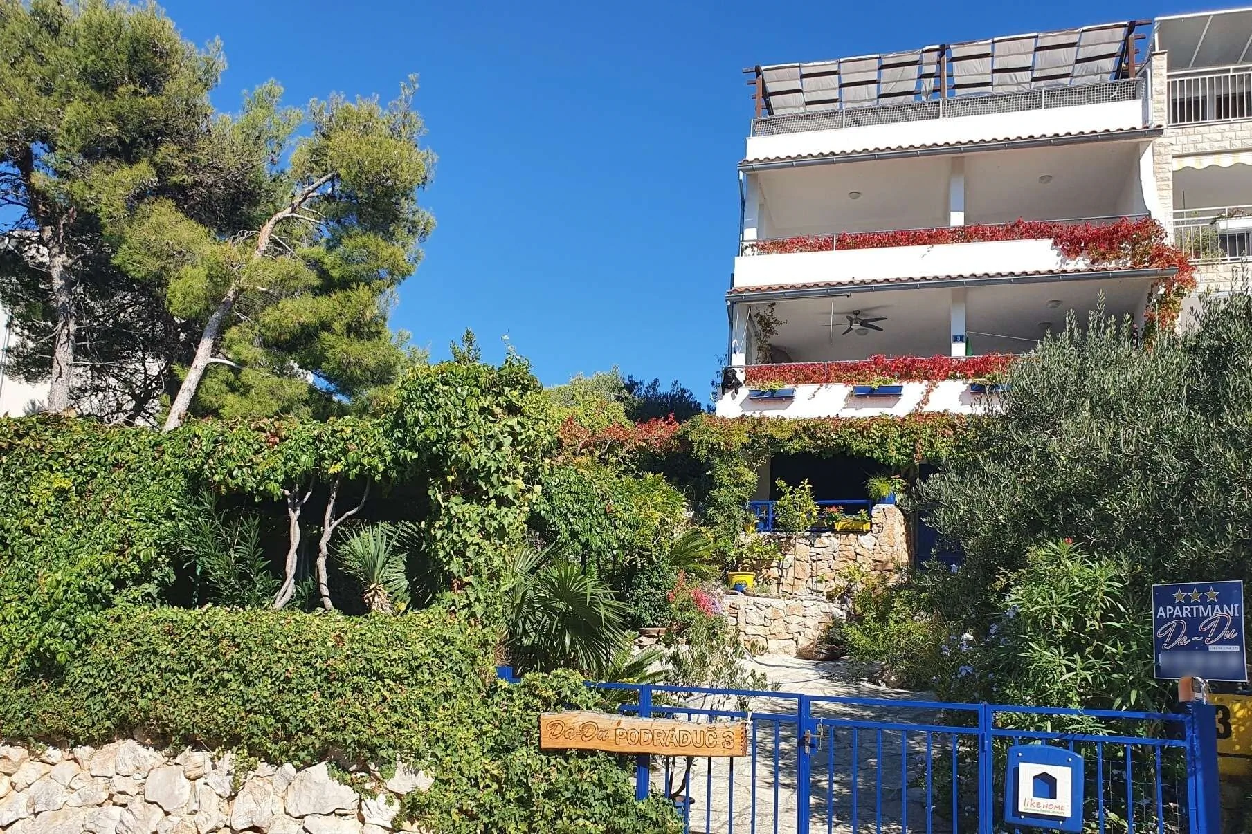 Apartments By The Sea Murter - 22397